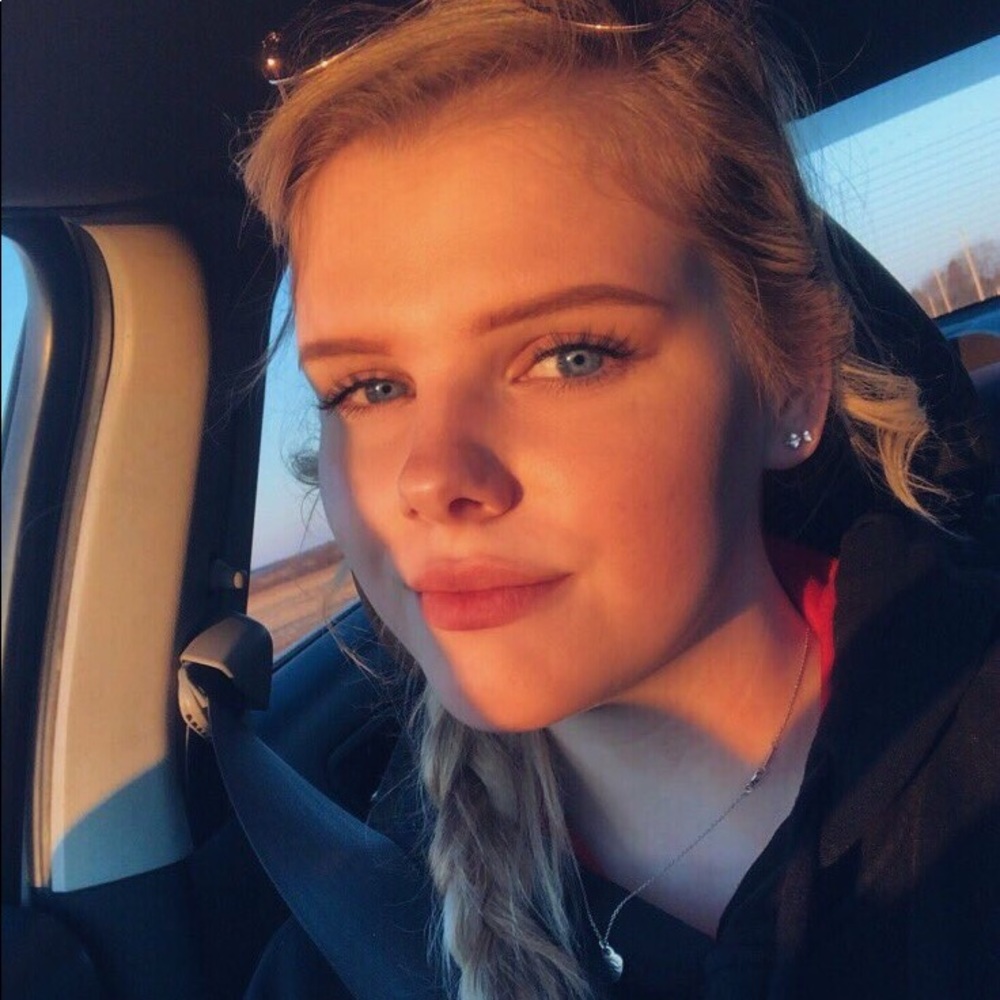 Meet your Posher, Hannah